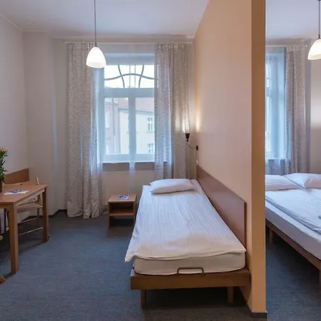 Hill Bed & Breakfast 2*