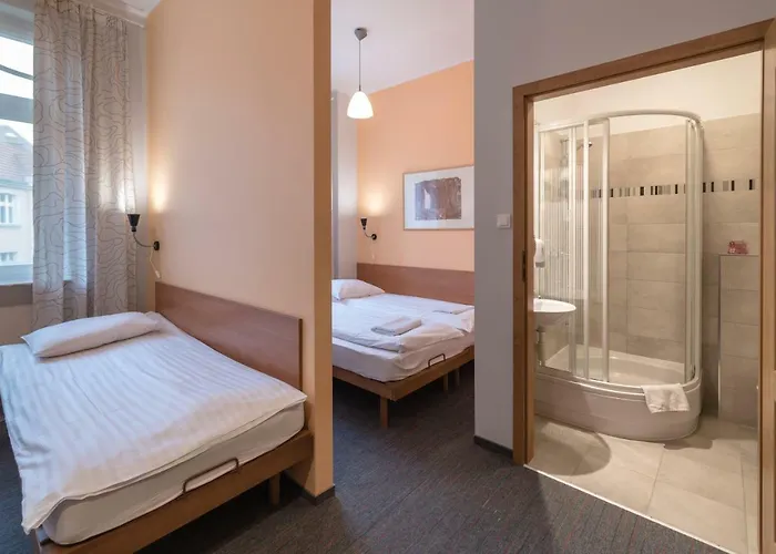 Hill Bed and Breakfast 2*